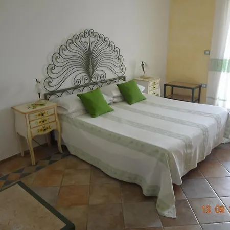 Su Sirvone Vista Mare לינה וארוחת בוקר 3*